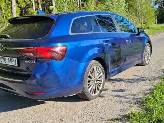 Toyota Avensis 2.0 112kW