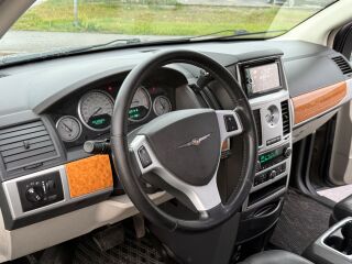Chrysler Grand Voyager Platinum Stow&Go Limited Edition 2.8 120kW