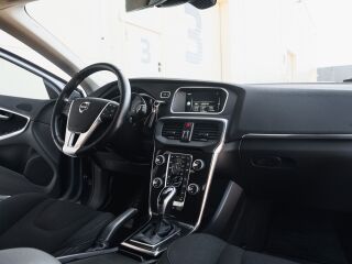 Volvo V40 Momentum Facelift 2.0 R4 D2 88kW