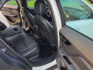 Jaguar F-Pace Luxury Line / MY2017 / Pack 2.0 R4 132kW