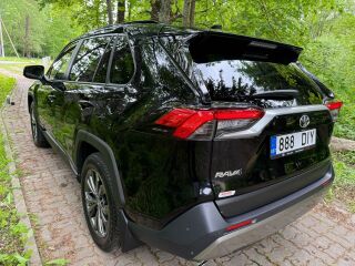 Toyota RAV4 Luxury plus 2.0 129кВ