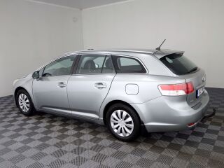 Toyota Avensis Linea Sol 1.8 108kW