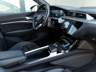 Audi e-tron 55 S-Line Quattro 300kw 300kW