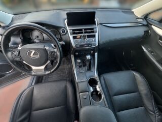 Lexus NX 300h 2.5 114кВ