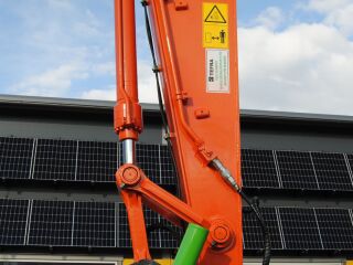 Hitachi ZX225US LC-6 8400h