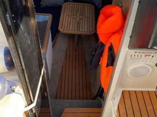 Bayliner 2150 OMC 130 COBRA