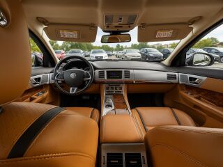 Jaguar XF Portfolio 5.0 283kW