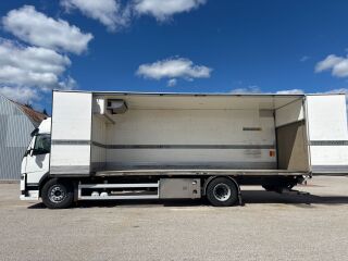 Volvo FM330 4x2 EURO6 + CARRIER SUPRA 850 + SIDE OPENING 250кВ