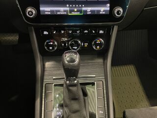 Skoda Superb Combi Elegance 2.0 110kW
