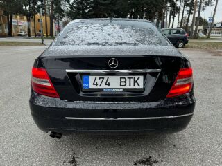 Mercedes-Benz C 180 2.1 88kW