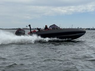 IRON 827 Mercury V8 300 RACING