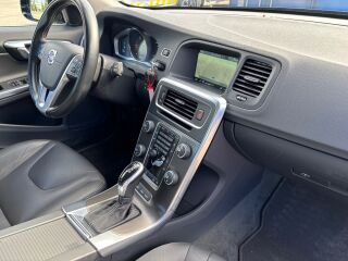 Volvo V60 SUMMUM AWD TWIN ENGINE Plug-In Hybrid 2.4 D6 158kW