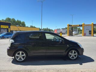 Toyota Corolla Verso 2.2 130кВ