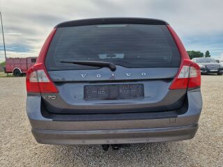 Volvo V70 MOMENTUM 2.4 R5 D5 136kW