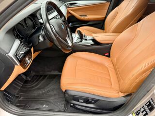 BMW 530 Luxury xDrive 3.0 195кВ