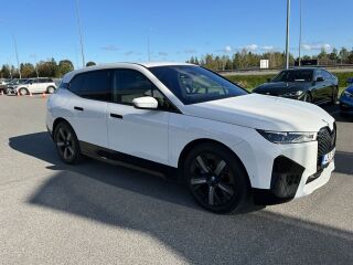 BMW iX xDrive 40 240кВ