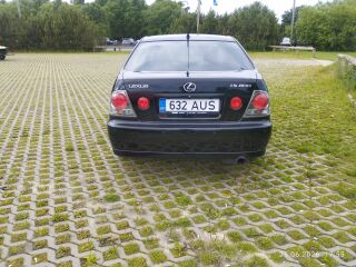 Lexus IS 200 GXE10 2.0 R6 114kW