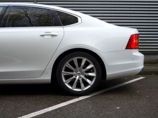 Volvo S90 Momentum D4 2.0 R4 TDI CR 140kW