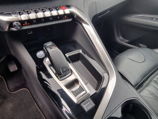 Peugeot 5008 ALLURE / 7k / 1.2 96kW