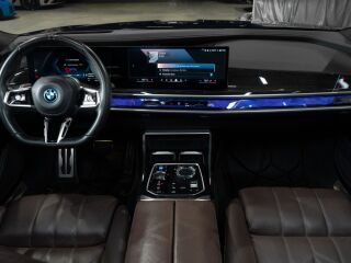 BMW i7 xDrive60 400kW