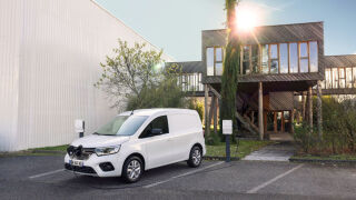 Renault Kangoo E-Tech pakettiauto