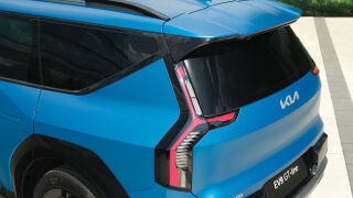 Kia EV9 maastoauto