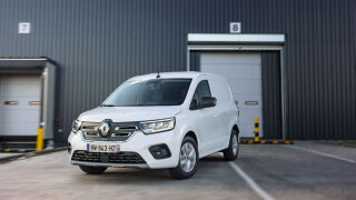 Renault Kangoo E-Tech pakettiauto