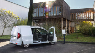 Renault Kangoo E-Tech pakettiauto