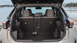 Toyota Yaris Cross luukpära