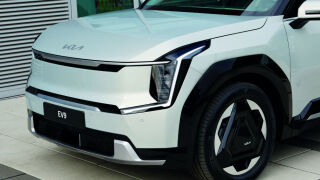 Kia EV9 maastoauto