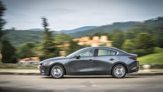 Mazda 3 sedaan