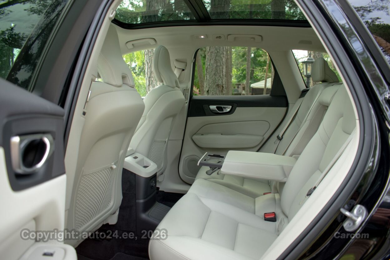 Volvo XC60 AWD H&K Long Range PLUS Intelli PRO Wntr 2.0 T6 PHEV Recharge Plug-In 293 kW