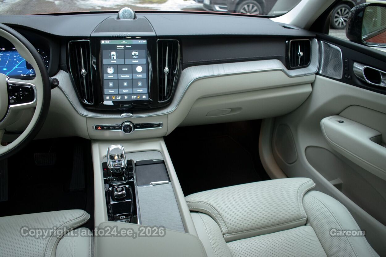 Volvo XC60 MY24 Ultimate DARK Xenium Intelli PRO Wntr 2.0 B4 AWD MHEV Kerghübriid 145 kW