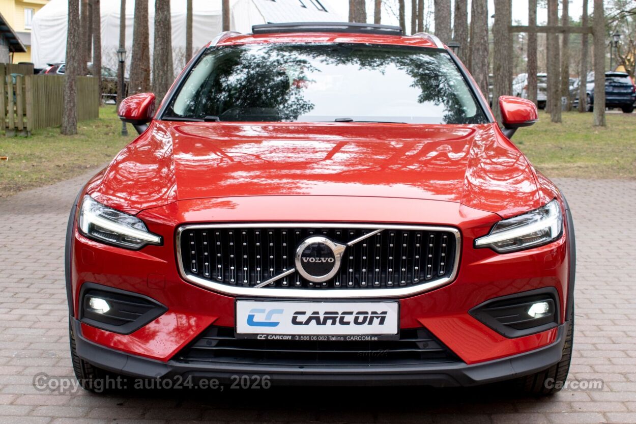 Volvo V60 Cross Country AWD PLUS Bright Intelli Safe PRO 2.0 B4 MHEV Kerghübriid MY2023 145 kW