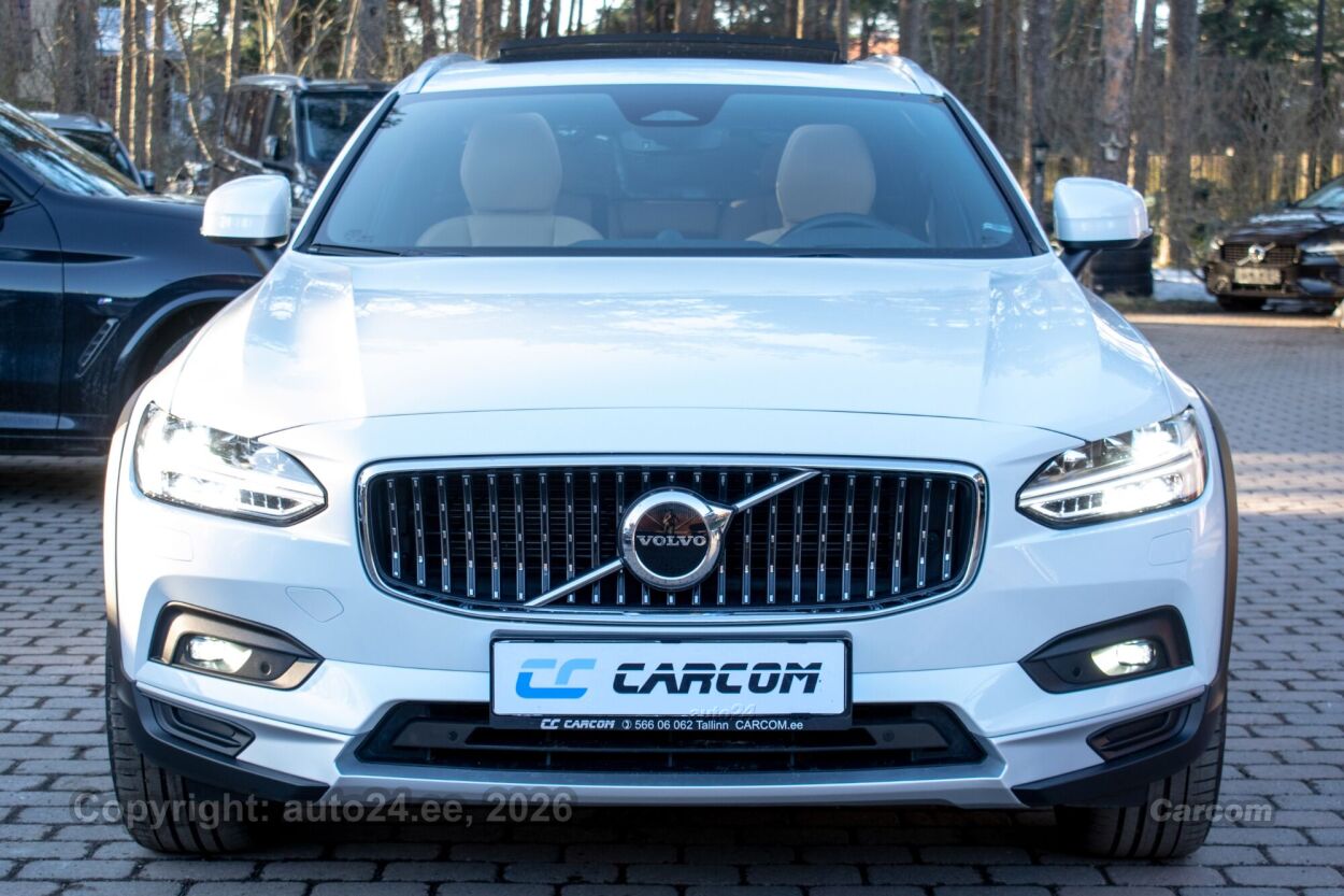 Volvo V90 Cross Country MY23 Ultimate Bright Xenium Wntr 2.0 B5 AWD MHEV Kerghübriid 183 kW