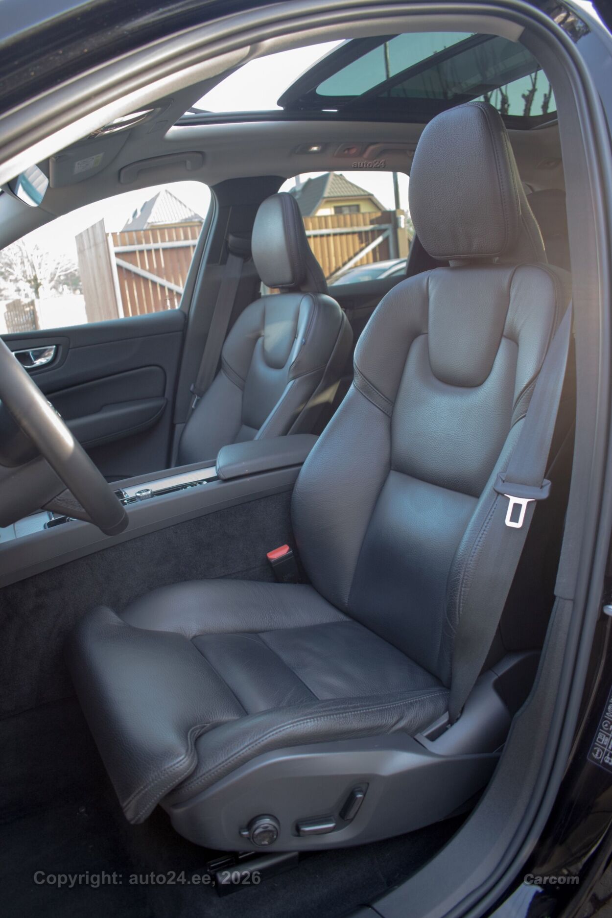 Volvo XC60 AWD DARK Plus Intelli Safe PRO Wntr 2.0 T8 Recharge PHEV Long Range MY2023 335 kW