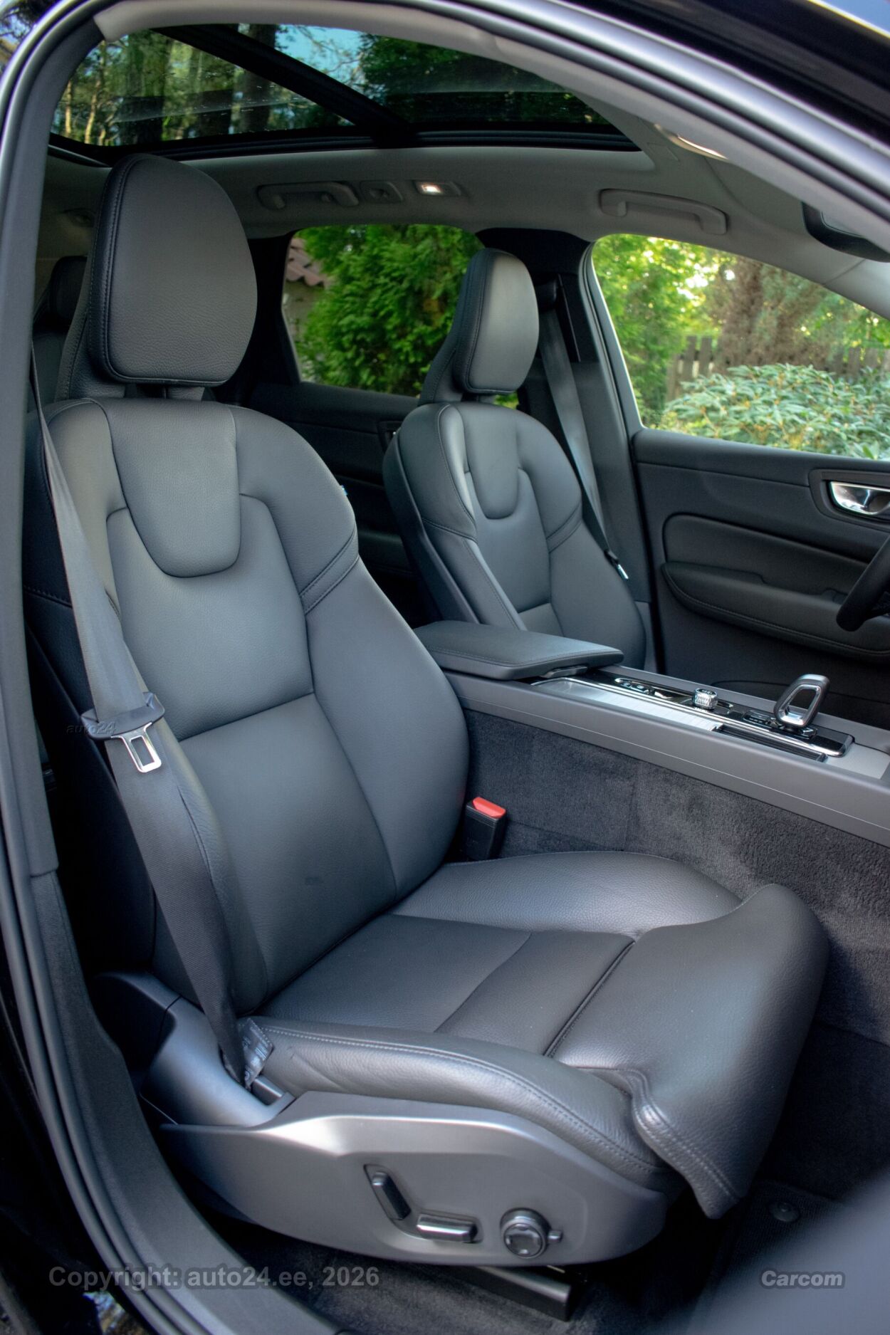Volvo XC60 360c DARK Long Range Fam Intelli Safe PRO Wnt 2.0 T6 Recharge Plug-In Long Range 293 kW