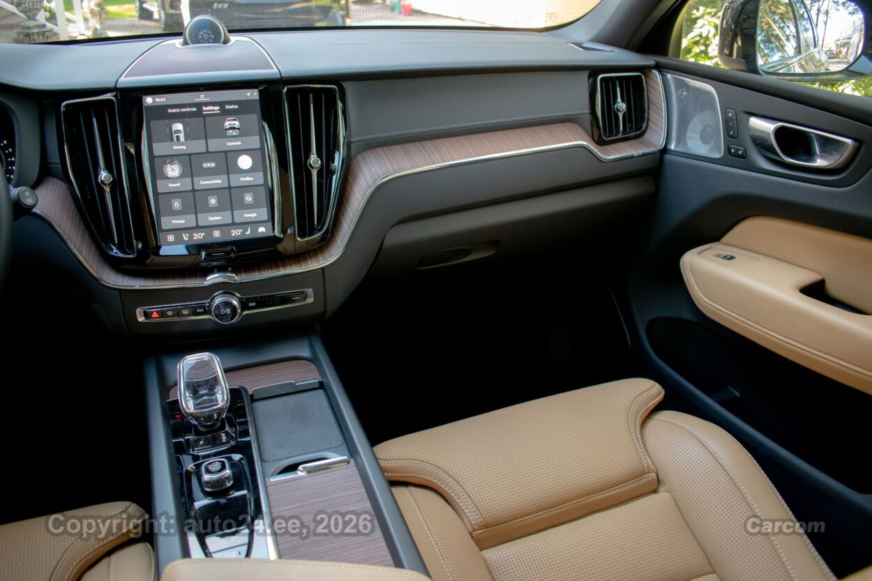 Volvo XC60 AWD DARK Ultimate Fullopt 2.0 B5 AWD MHEV Kerghübriid 184 kW