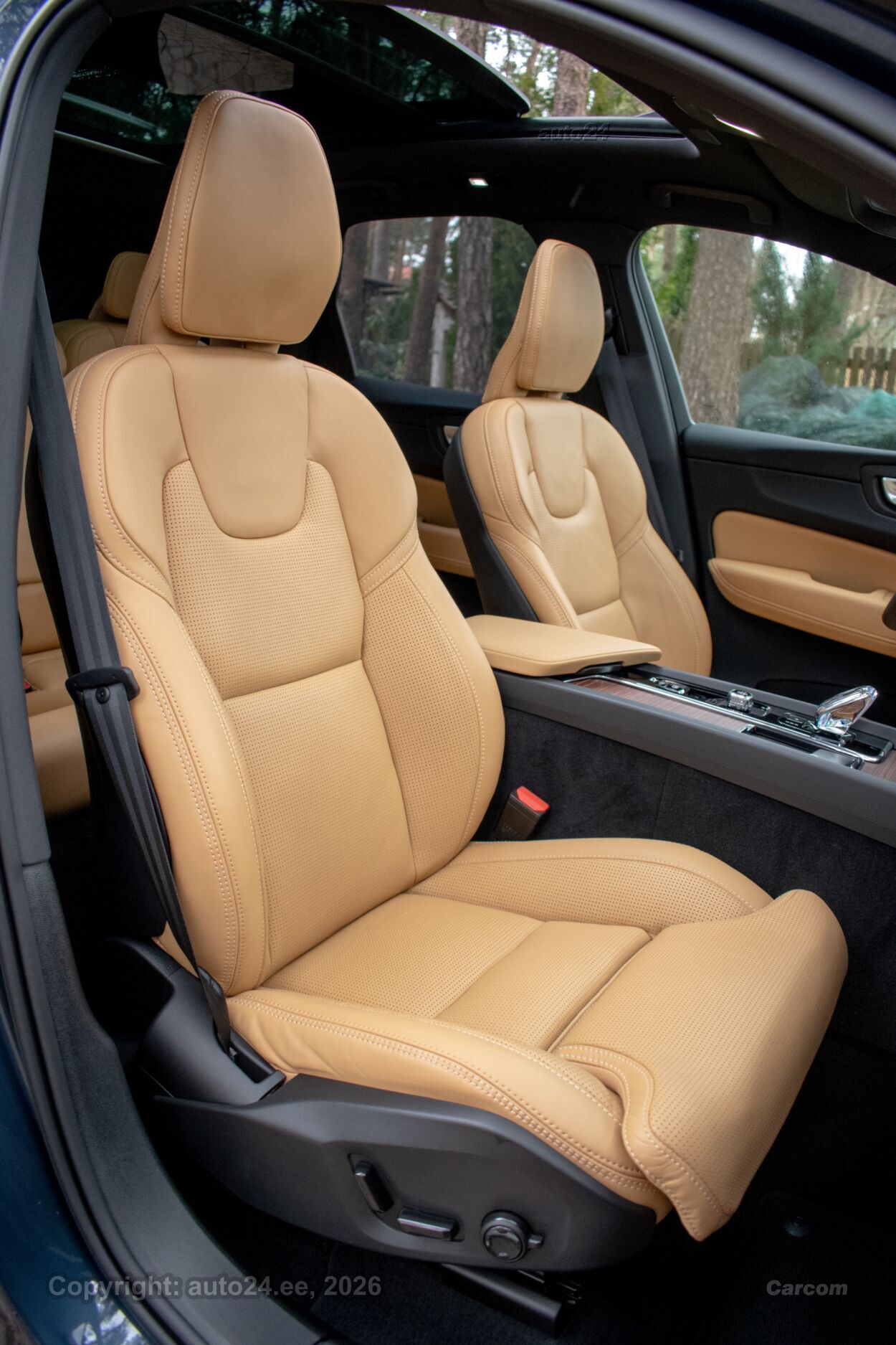 Volvo XC60 AWD Ultimate DARK Intelli PRO Xenium Fullopt 2.0 B5 MHEV Kerghübriid 184 kW