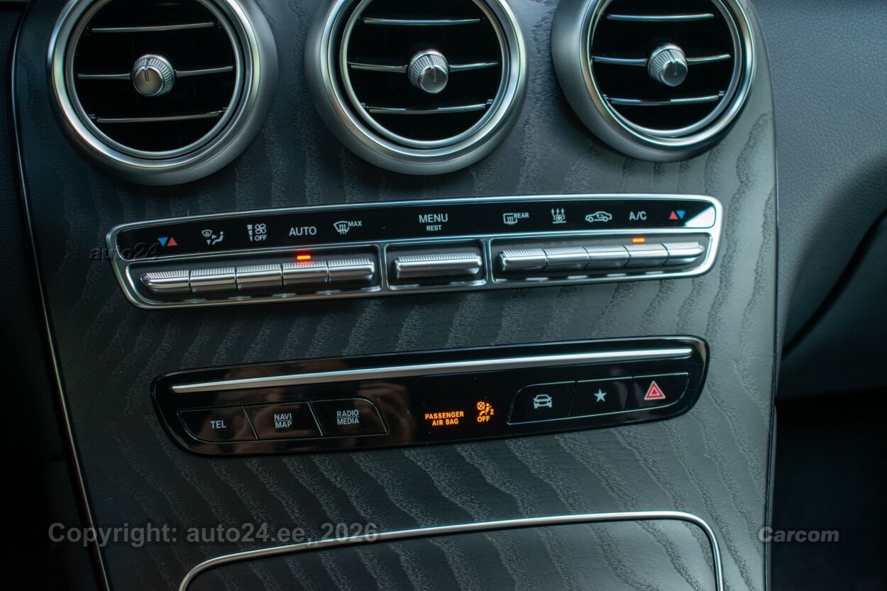 Mercedes-Benz GLC 300 de PHEV AMG Night 4M Wntr 2.0 PHEV Plug In Hybrid 225 kW