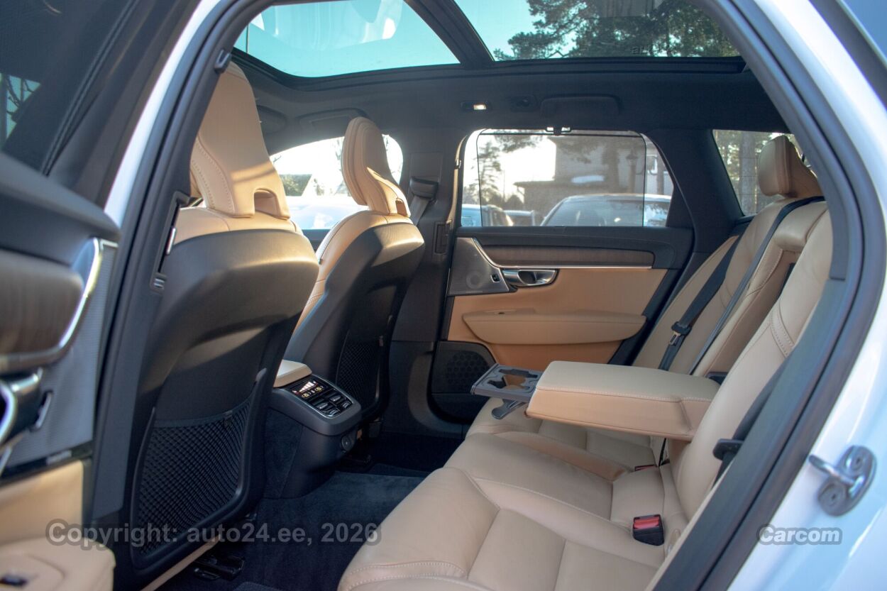 Volvo V90 Cross Country MY23 Ultimate Bright Xenium Wntr 2.0 B5 AWD MHEV Kerghübriid 183 kW