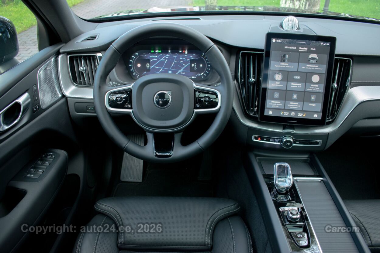 Volvo XC60 MY26 Facelift Ultra Black Fullopt 2.0 B5 AWD MHEV Kerghübriid 184 kW