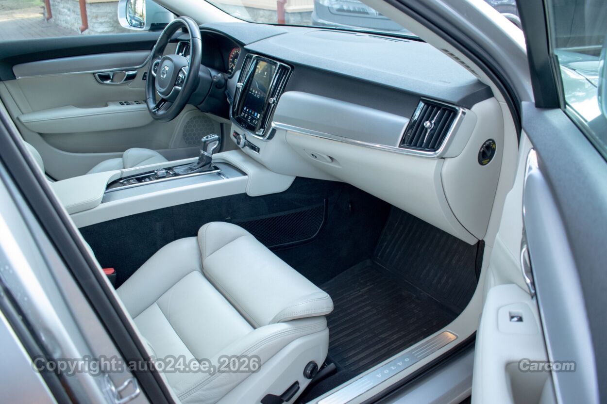 Volvo V90 Cross Country AWD Intelli SAFE PRO Family Wntr 2.0 D4 MY2019 140 kW