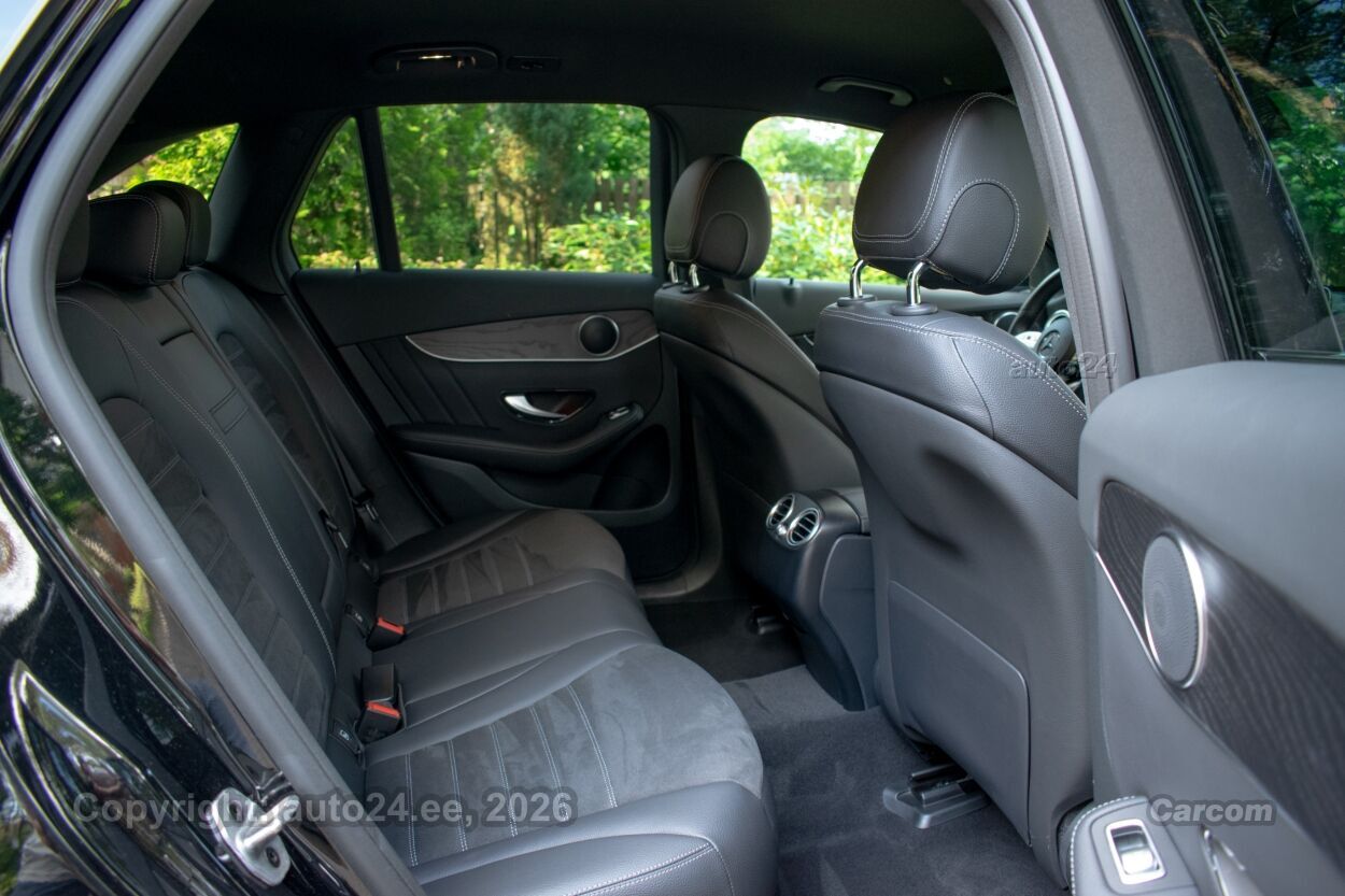 Mercedes-Benz GLC 300 de PHEV AMG Night 4M Wntr 2.0 PHEV Plug In Hybrid 225 kW