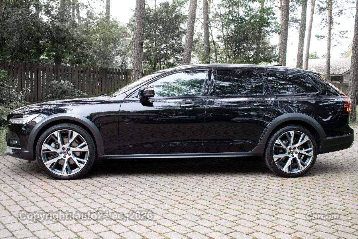 Volvo V90 Cross Country AWD B5 ULTIMATE Xenium FULLOPT 2.0 B5 MHEV KERS Kerghübriid 183 kW