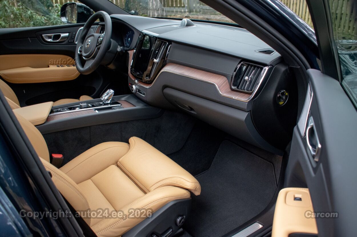 Volvo XC60 AWD Ultimate DARK Intelli PRO Xenium Fullopt 2.0 B5 MHEV Kerghübriid 184 kW