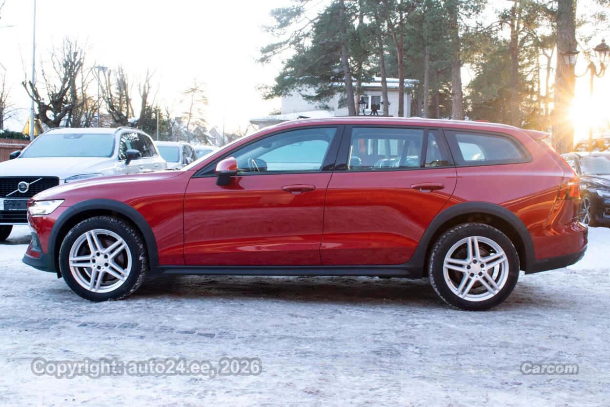 Volvo V60 Cross Country AWD PLUS Bright Intelli Safe PRO 2.0 B4 MHEV Kerghübriid MY2023 145 kW