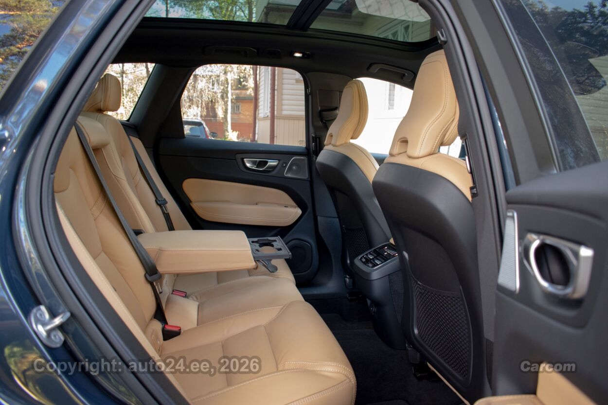 Volvo XC60 AWD DARK Ultimate Fullopt 2.0 B5 AWD MHEV Kerghübriid 184 kW