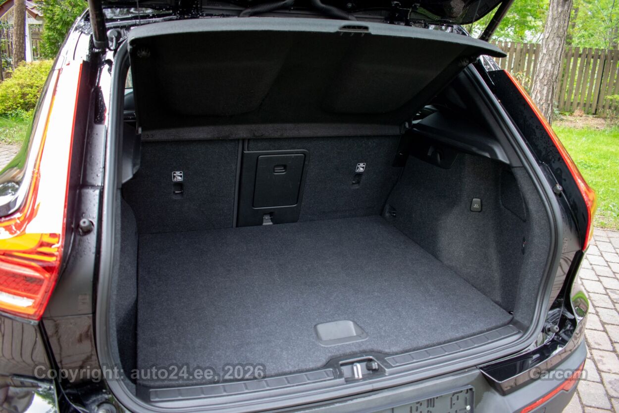Volvo XC40 DARK Plus RECHARGE Intelli PRO Wntr 1.5 T5 PHEV Plug-In MY2023 192 kW