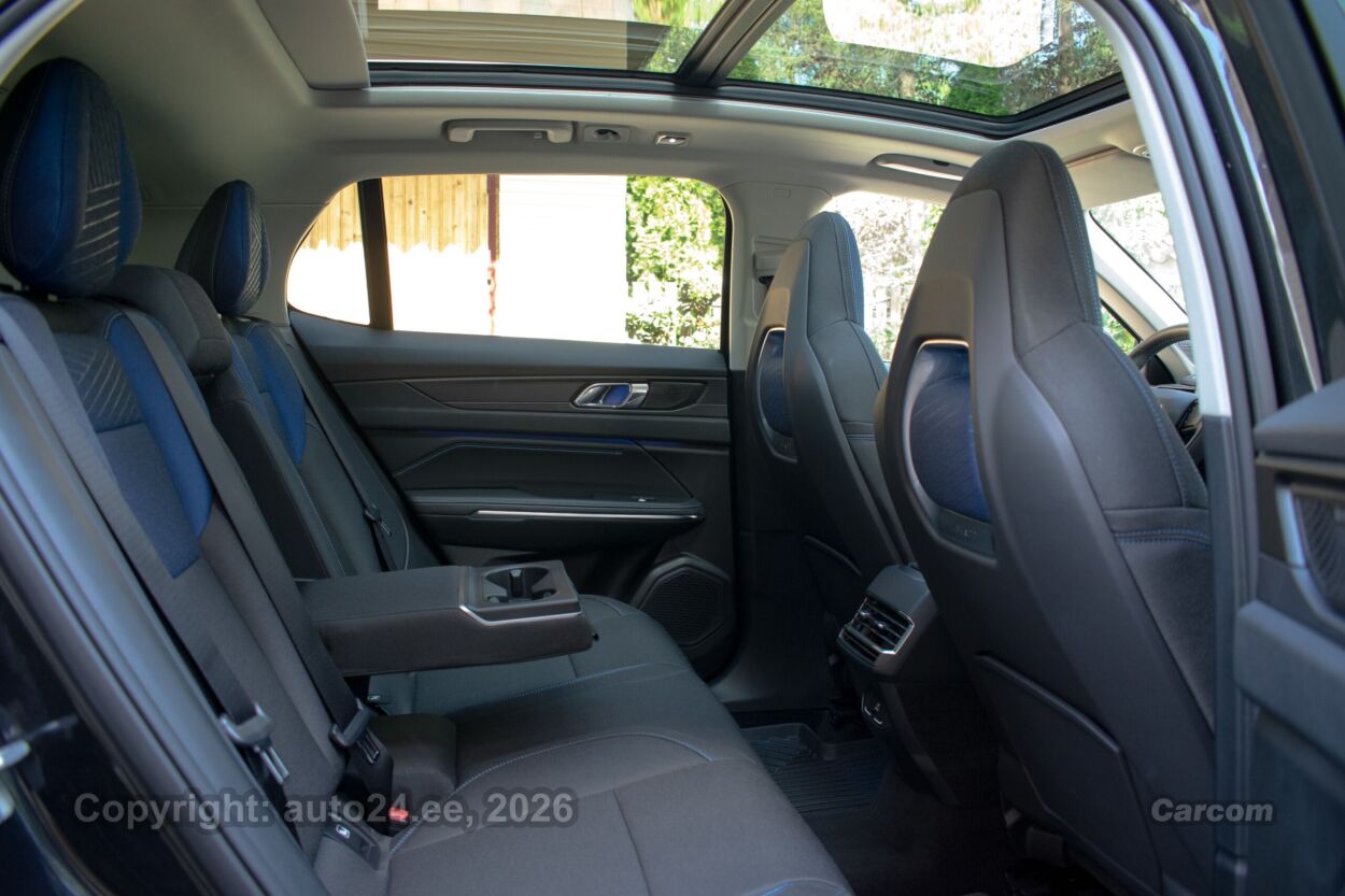 Lynk & Co 01 MORE PHEV Recharge Intelli Safe PRO 1.5 PHEV Plug-In Hybrid 192 kW